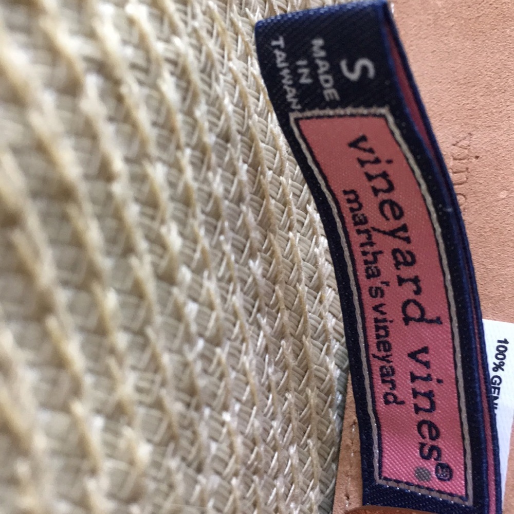 Vineyard Vines leather belt - Picture 3 of 6